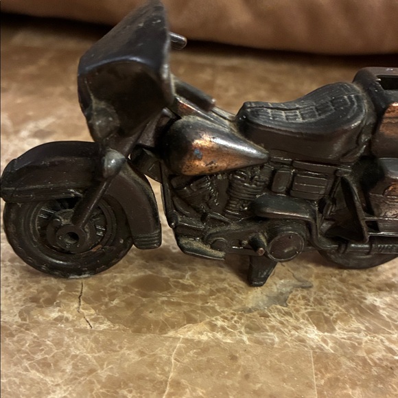 Vintage Die Cast Metal Motorcycle Pencil Sharpener - Picture 3 of 13